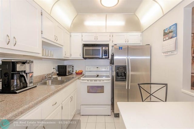 1 of 36 - 3071 Nw 47th Ter 317, Lauderdale Lakes, FL