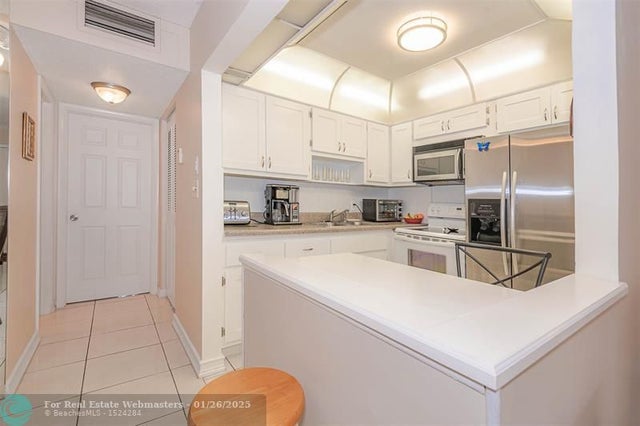 2 of 36 - 3071 Nw 47th Ter 317, Lauderdale Lakes, FL