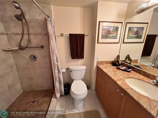 4 of 41 - 8460 Casa Del Lago E, Boca Raton, FL