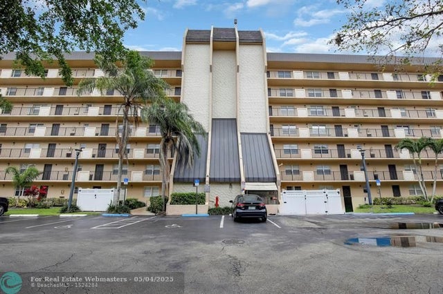 3 of 37 - 3300 W Rolling Hills Cir 701, Davie, FL