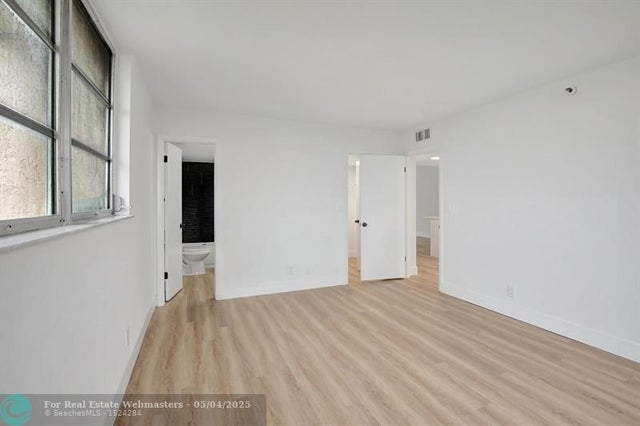 5 of 37 - 3300 W Rolling Hills Cir 701, Davie, FL