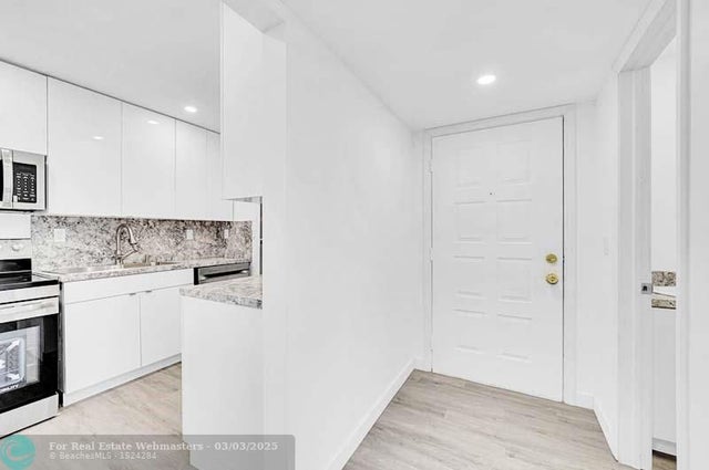 2 of 25 - 20730 Ne 4th Pl 201, Miami, FL