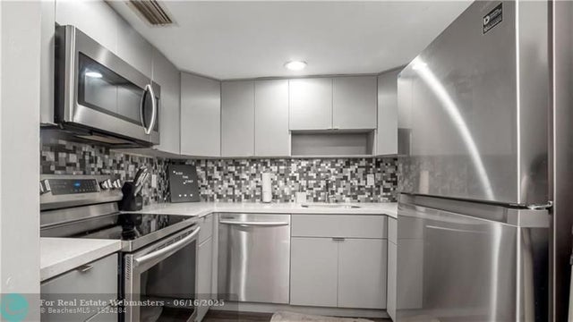 1 of 23 - 410 Se 11th Ct 1, Fort Lauderdale, FL