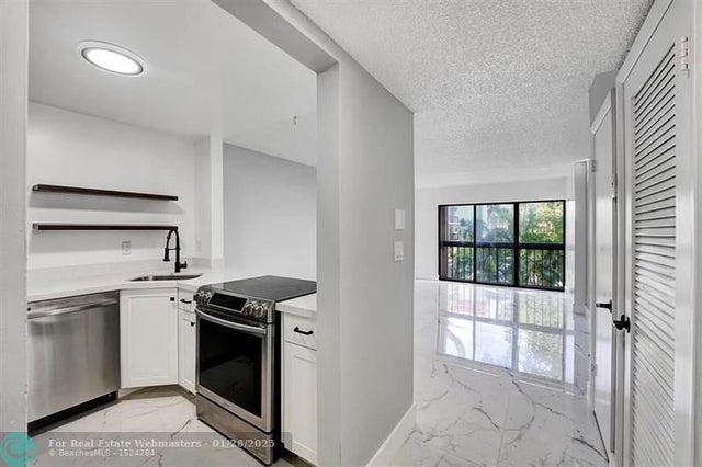 1 of 27 - 5495 Ne 25th Ave 204, Fort Lauderdale, FL