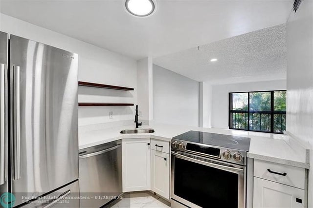 4 of 27 - 5495 Ne 25th Ave 204, Fort Lauderdale, FL