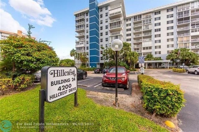 2 of 43 - 4200 Hillcrest Dr 910, Hollywood, FL