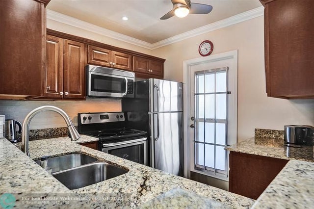 4 of 27 - 3501 Nw 47th Ave 601, Lauderdale Lakes, FL