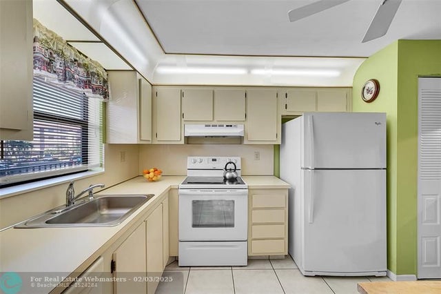 10123 Sunrise Lakes Blvd 206, Sunrise