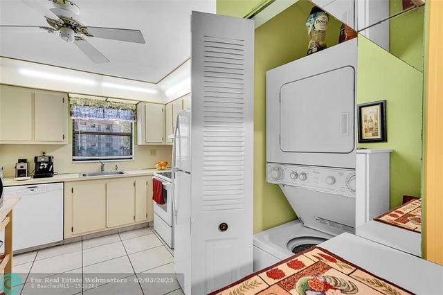 2 of 39 - 10123 Sunrise Lakes Blvd 206, Sunrise, FL