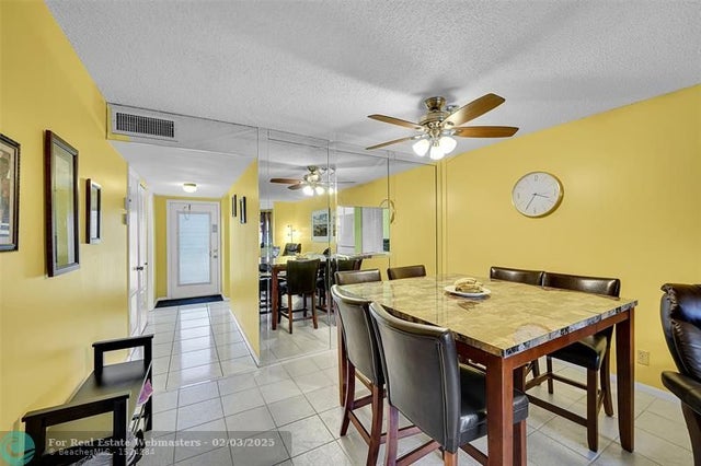5 of 39 - 10123 Sunrise Lakes Blvd 206, Sunrise, FL