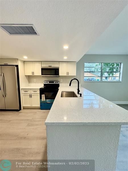 Photo of Listing #F10484164