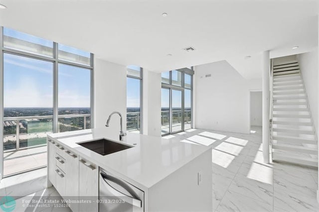 4 of 41 - 2000 Metropica Way Ph08, Sunrise, FL