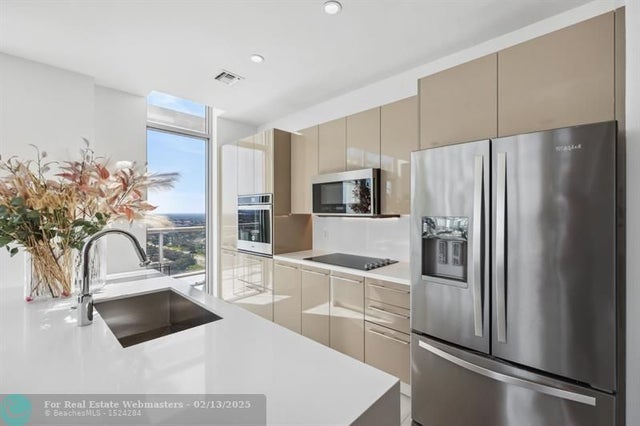 3 of 47 - 2000 Metropica Way Ph09, Sunrise, FL