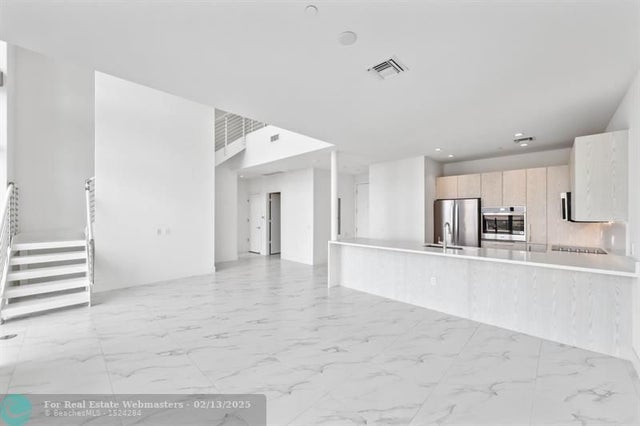 2 of 39 - 2000 Metropica Way Ph11, Sunrise, FL