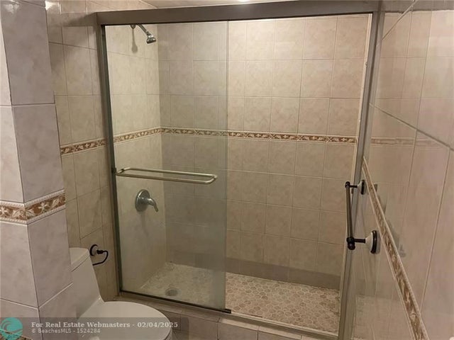 3 of 8 - 771 Ne 199th St 105, Miami, FL