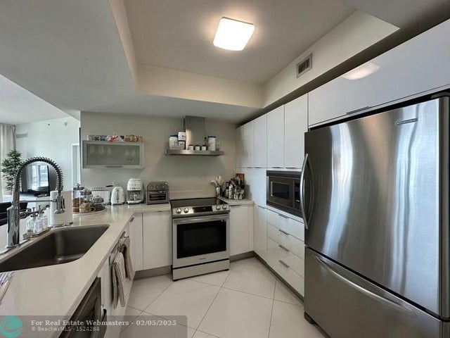 2 of 10 - 150 Sunny Isles Bch 1402, Sunny Isles Beach, FL