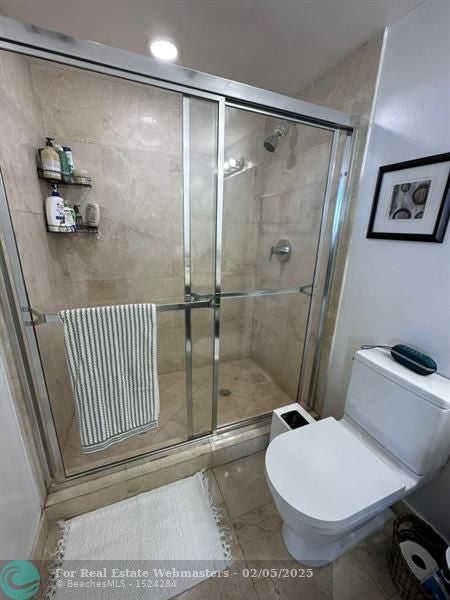 4 of 10 - 150 Sunny Isles Bch 1402, Sunny Isles Beach, FL