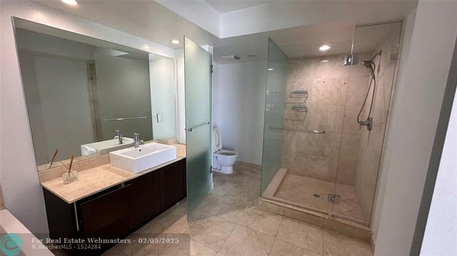 5 of 10 - 150 Sunny Isles Bch 1402, Sunny Isles Beach, FL