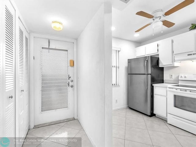 3 of 27 - 10405 Sunrise Lakes Blvd 304, Sunrise, FL