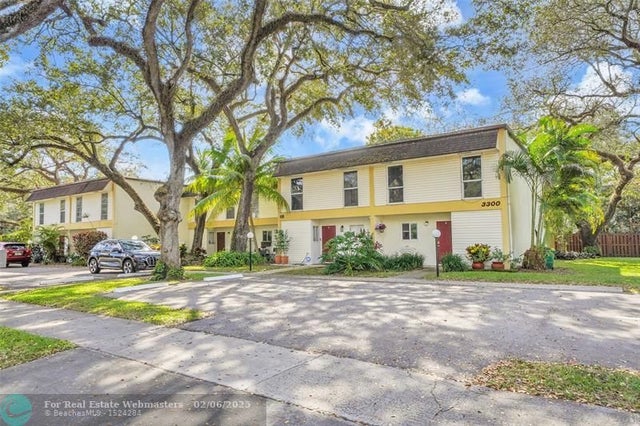 1 of 35 - 3300 Atlanta St 15f, Hollywood, FL
