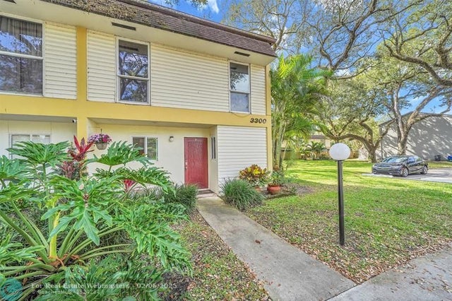 4 of 35 - 3300 Atlanta St 15f, Hollywood, FL