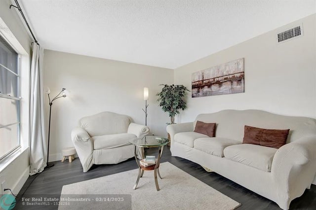 4 of 30 - 3708 Sw 59th Ter 68, Fort Lauderdale, FL