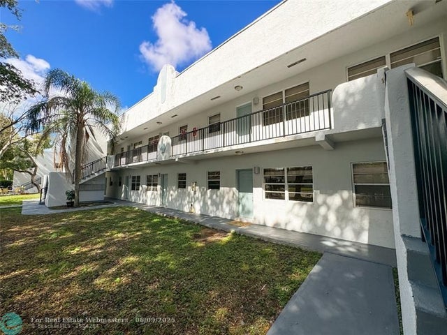 1 of 10 - 1925 Madison St 4, Hollywood, FL