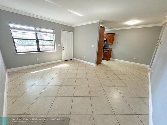 4 of 10 - 1925 Madison St 4, Hollywood, FL