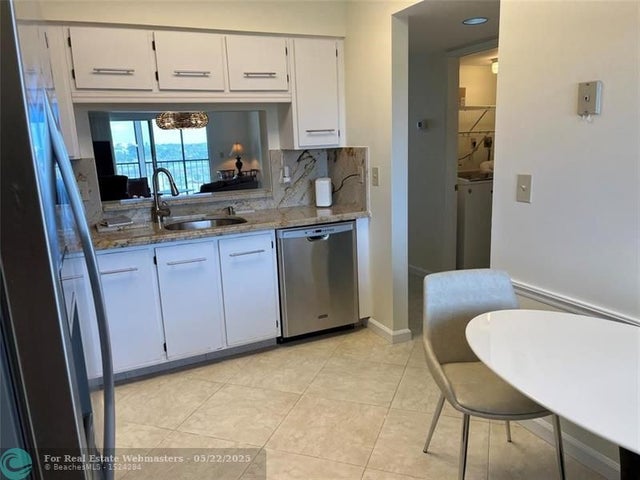 4 of 25 - 7260 Kinghurst Dr 606, Delray Beach, FL