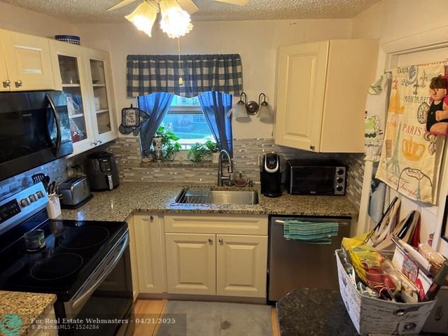 3 of 24 - 802 Se 7th St 306, Deerfield Beach, FL