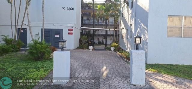 1 of 21 - 2860 Somerset Dr 202, Lauderdale Lakes, FL