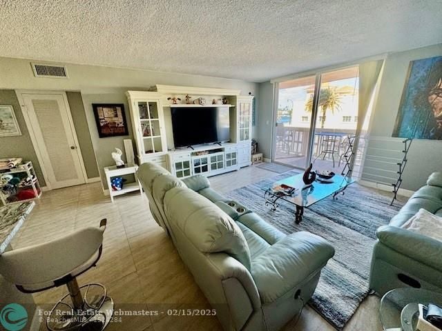 5 of 21 - 801 S Ocean Dr 303, Hollywood, FL