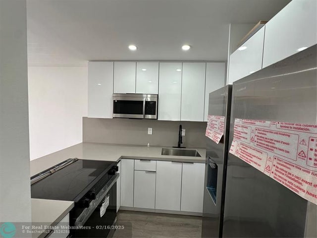 3 of 28 - 9061 Sunrise Lakes Blvd 212, Sunrise, FL