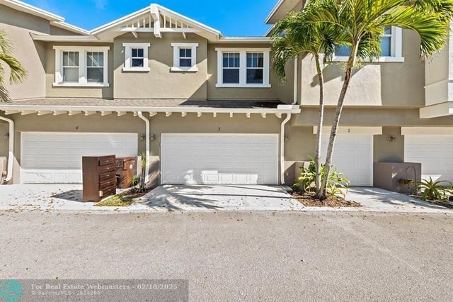 3 of 31 - 580 Pacific Grove Dr 3, West Palm Beach, FL