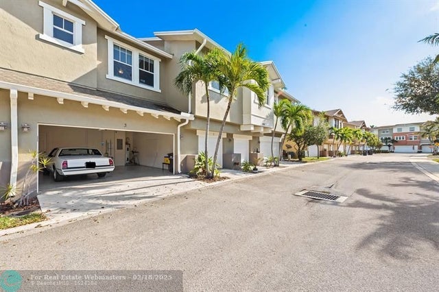 4 of 31 - 580 Pacific Grove Dr 3, West Palm Beach, FL