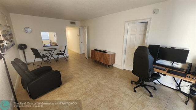 3 of 10 - 4311 Crystal Lake Dr 219, Deerfield Beach, FL