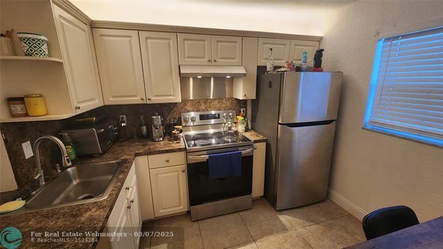 4 of 10 - 4311 Crystal Lake Dr 219, Deerfield Beach, FL