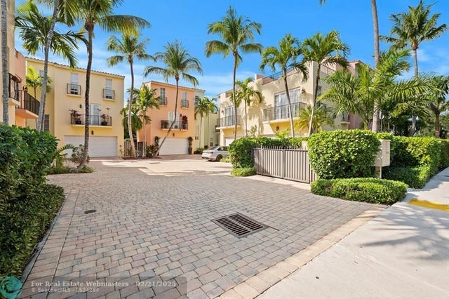 2 of 30 - 1127 Ne 18th Ave 1127, Fort Lauderdale, FL
