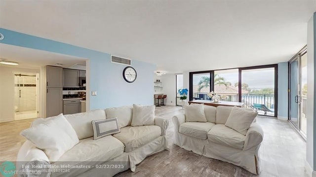 3 of 38 - 5460 N Ocean Drive 1d, Singer Island, FL