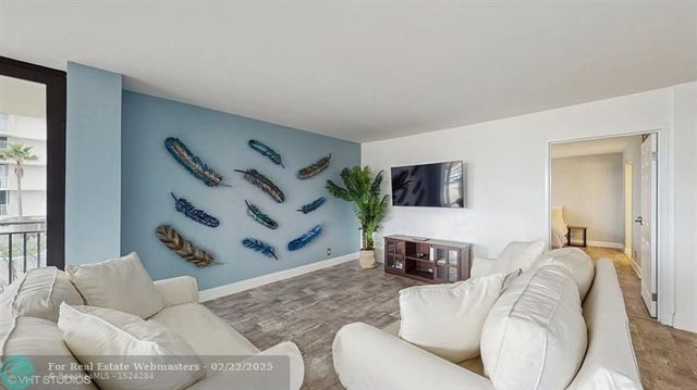 4 of 38 - 5460 N Ocean Drive 1d, Singer Island, FL