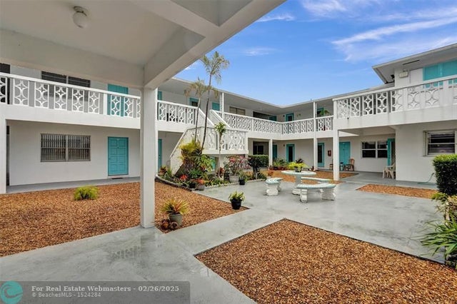 1 of 37 - 1833 Monroe St 20, Hollywood, FL