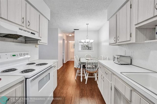 4 of 37 - 1833 Monroe St 20, Hollywood, FL