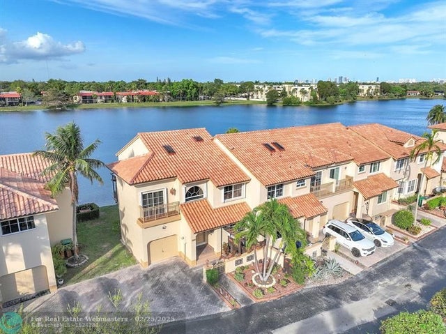 3 of 44 - 745 Ne 195th St, Miami, FL