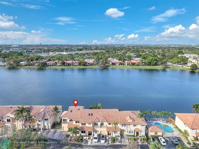 4 of 44 - 745 Ne 195th St, Miami, FL