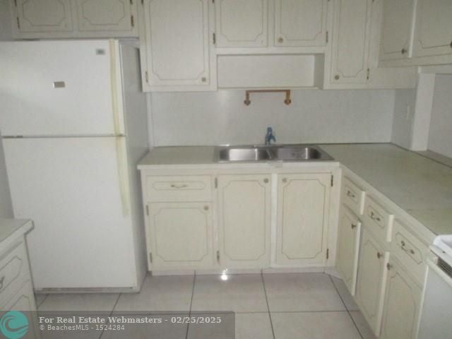 3 of 11 - 2687 Garden Dr 212, Lake Worth, FL