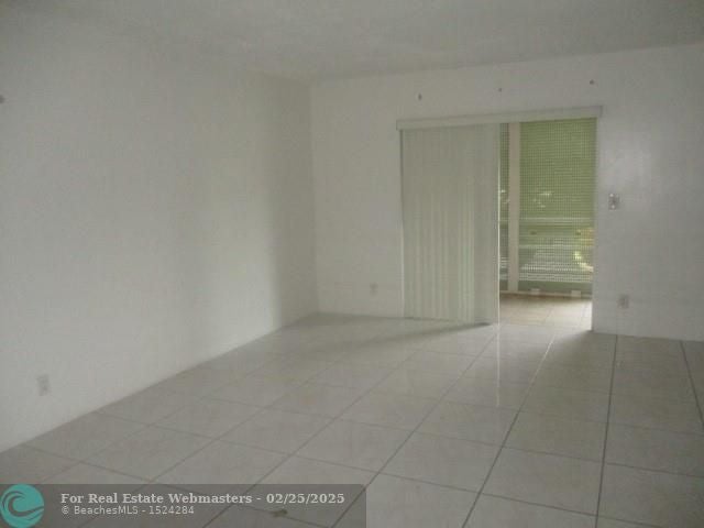 4 of 11 - 2687 Garden Dr 212, Lake Worth, FL