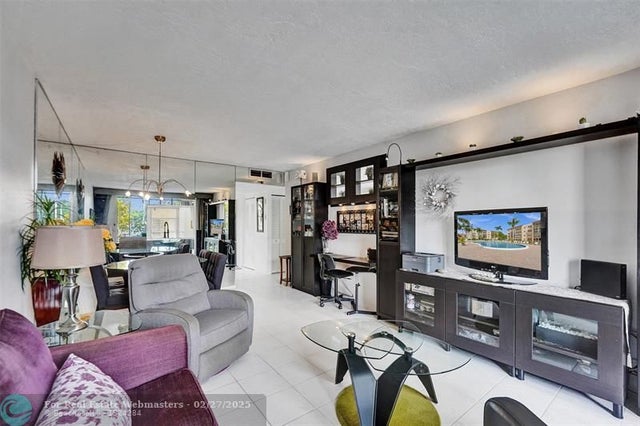 2831 Somerset Dr 107, Lauderdale Lakes