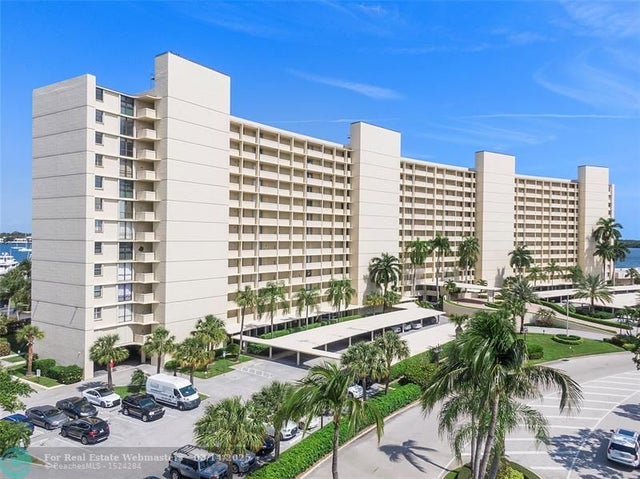 2 of 39 - 136 Lakeshore Dr 10, North Palm Beach, FL