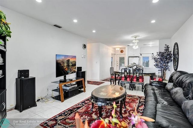 4 of 27 - 4706 Nw 36th St 605, Lauderdale Lakes, FL