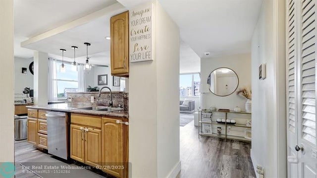 2 of 39 - 4400 Hillcrest Dr 719c, Hollywood, FL
